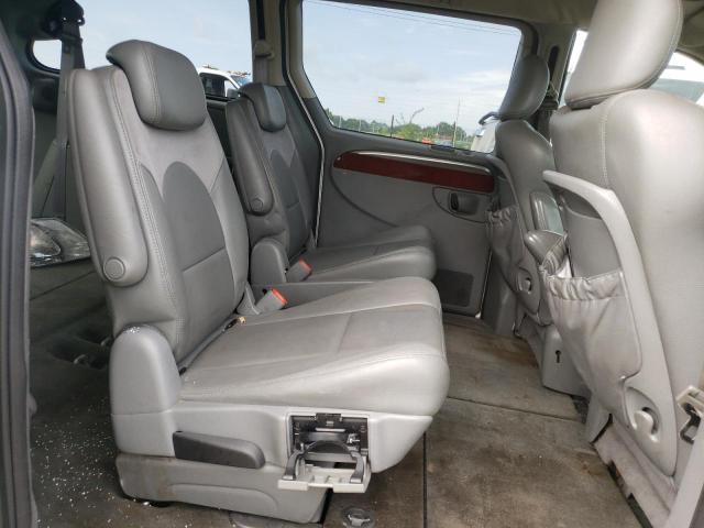 Photo 6 from auction – 2005 CHRYSLER TOWN & COU with VIN 2C4GP64L25R474420