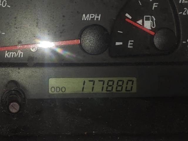 Photo 8 from auction – 2003 TOYOTA CAMRY LE with VIN 4T1BE32K63U126852
