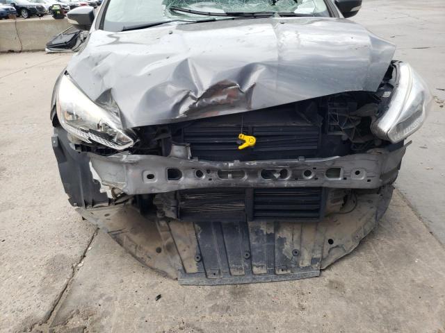 Zdjęcie 9 z aukcji – 2017 FORD FOCUS SE z VIN 1FADP3K23HL343026