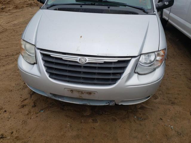 Photo 9 from auction – 2005 CHRYSLER TOWN & CNT with VIN 2C4GP44RX5R439424