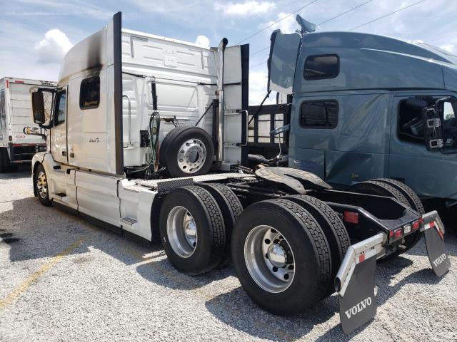 Photo 3 from auction – 2016 VOLVO VN VNL with VIN 4V4NC9EH7GN960160