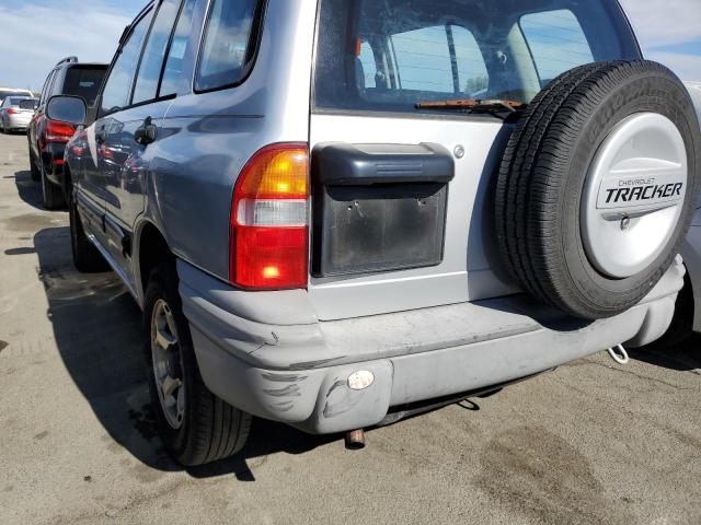Photo 9 from auction – 2000 CHEVROLET TRACKER with VIN 2CNBE13C7Y6928683