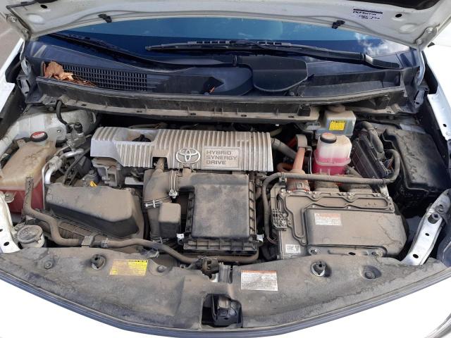 Photo 7 from auction – 2015 TOYOTA PRIUS V with VIN JTDZN3EU1FJ028799