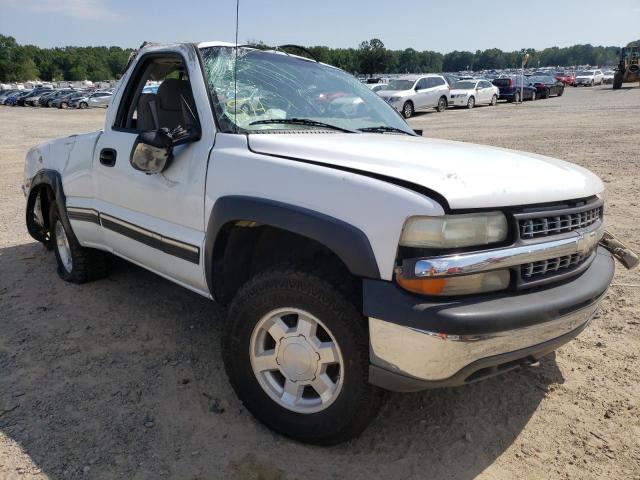 CHEVROLET SILVERADO 2000 with VIN 1GCEK14T8YZ266383 - Photo from auction