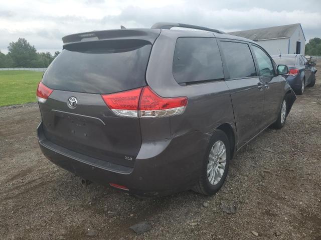 Photo 4 from auction – 2011 TOYOTA SIENNA XLE with VIN 5TDYK3DC6BS119383