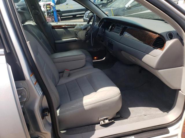 Photo 5 from auction – 2002 LINCOLN TOWN CAR E with VIN 1LNHM81W82Y608874