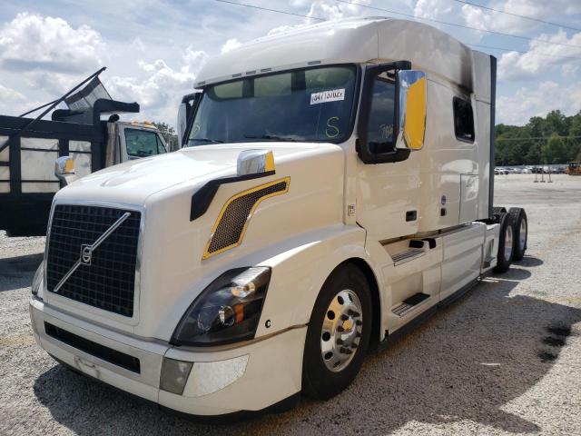 Photo 2 from auction – 2016 VOLVO VN VNL with VIN 4V4NC9EH7GN960160