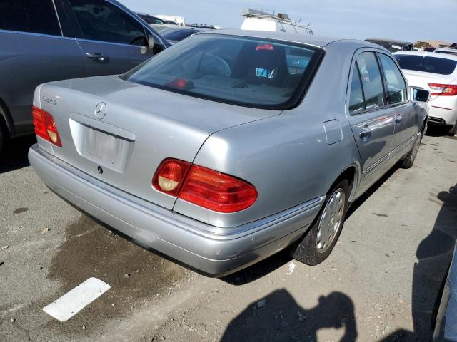 Photo 4 from auction – 1998 MERCEDES-BENZ E 320 with VIN WDBJF65F3WA514249