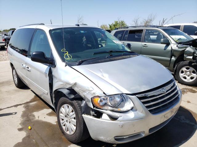 CHRYSLER TOWN & COU 2005 with VIN 2C4GP44R85R592481 - Photo from auction