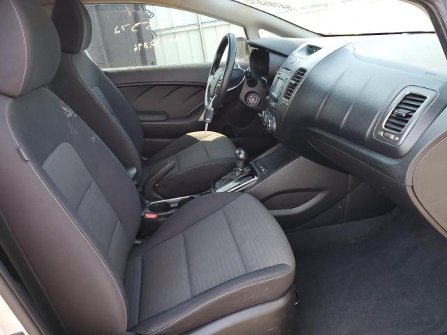 Photo 5 from auction – 2017 KIA FORTE LX with VIN 3KPFL4A77HE157614