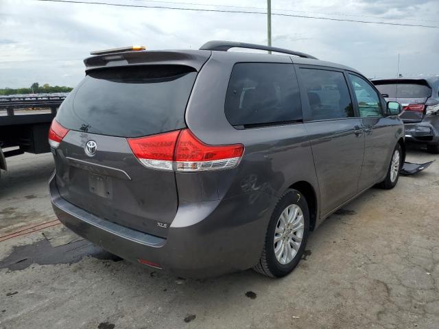 Photo 4 from auction – 2013 TOYOTA SIENNA XLE with VIN 5TDYK3DC7DS366933