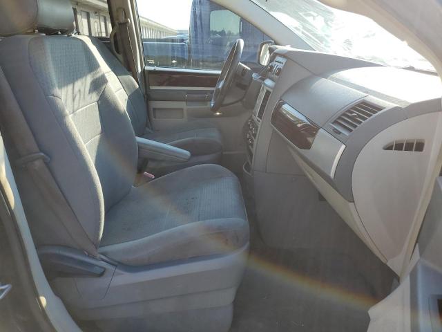Photo 5 from auction – 2010 CHRYSLER TOWN & COU with VIN 2A4RR5D19AR262467