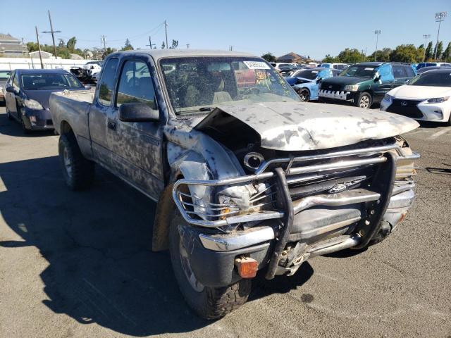 TOYOTA TACOMA 2000 with VIN 4TAWN72N8YZ641302 - Photo from auction
