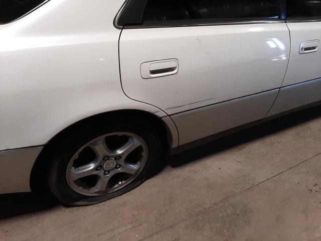 Photo 9 from auction – 2000 LEXUS ES 300 with VIN JT8BF28G5Y5082079