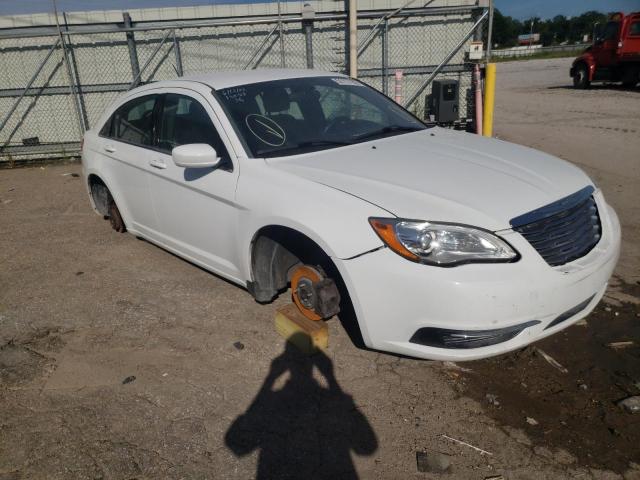 CHRYSLER 200 LX 2012 مع رقم تعريف المركبة 1C3CCBAB0CN319572 - صورة من المزاد