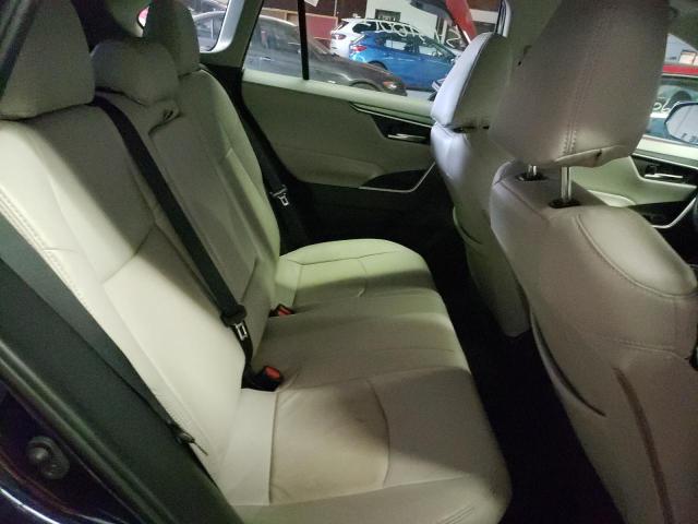 Photo 6 from auction – 2019 TOYOTA RAV4 XLE with VIN 2T3RWRFVXKW014614