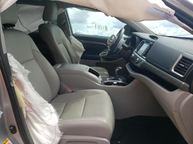 Photo 5 from auction – 2018 TOYOTA HIGHLANDER with VIN 5TDDZRFH8JS858016
