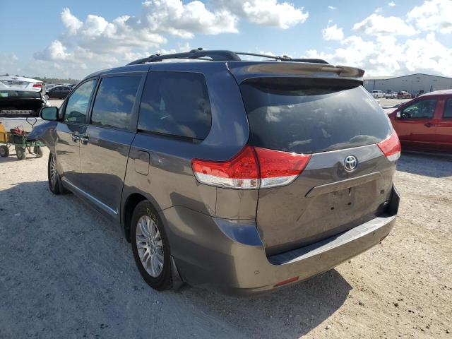 Photo 3 from auction – 2014 TOYOTA SIENNA XLE with VIN 5TDYK3DCXES476764