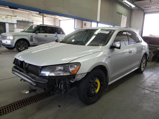 Photo 2 from auction – 2015 VOLKSWAGEN PASSAT S with VIN 1VWAT7A33FC100241