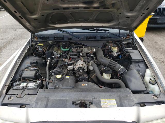 Photo 7 from auction – 2002 FORD CROWN VICT with VIN 2FAFP71W02X109182