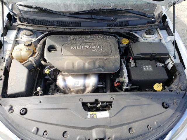 Photo 7 from auction – 2015 CHRYSLER 200 LIMITE with VIN 1C3CCCABXFN662836