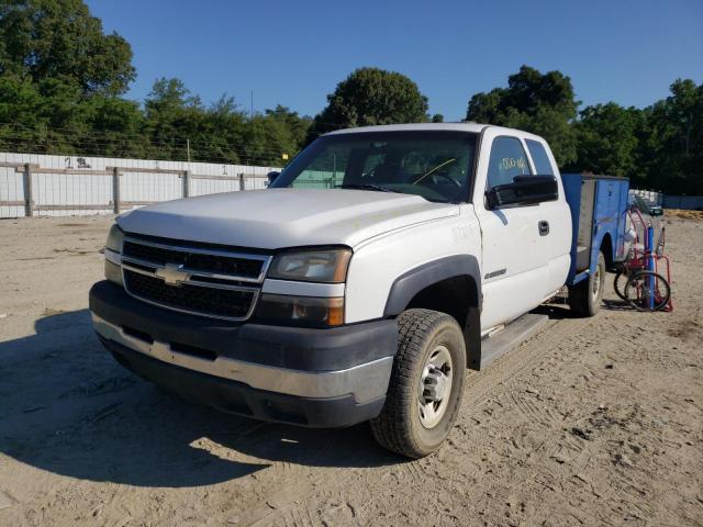 Photo 2 from auction – 2006 CHEVROLET SILVERADO with VIN 1GBHC29U46E207972