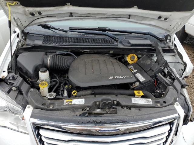Photo 7 from auction – 2016 CHRYSLER TOWN & COU with VIN 2C4RC1BG1GR199915