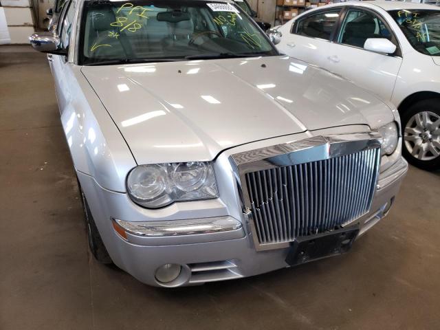 Photo 9 from auction – 2005 CHRYSLER 300C with VIN 2C3AA63H15H609739
