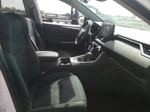Photo 5 from auction – 2019 TOYOTA RAV4 LE with VIN JTMLWRFV4KD020363