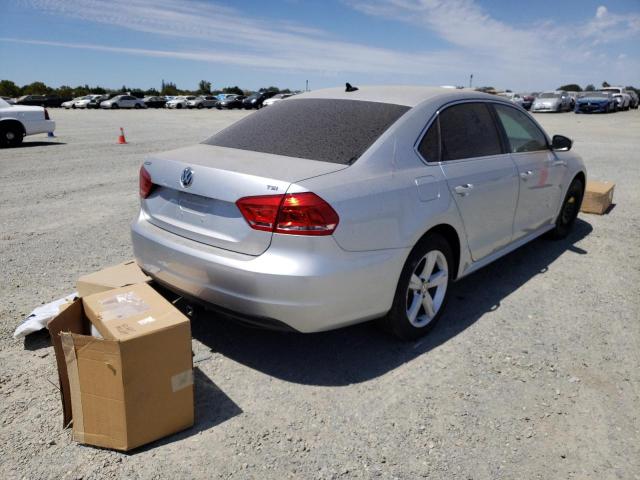 Photo 4 from auction – 2015 VOLKSWAGEN PASSAT S with VIN 1VWAT7A34FC119994