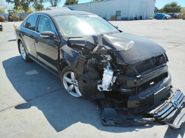 VOLKSWAGEN PASSAT S 2014 with VIN 1VWAT7A38EC030394 - Photo from auction