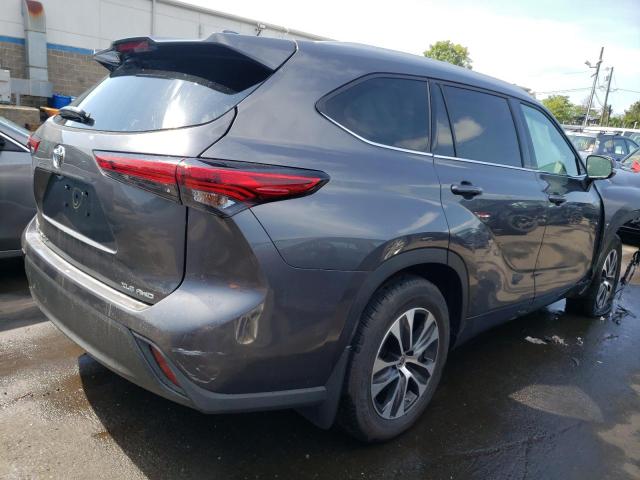 Photo 4 from auction – 2022 TOYOTA HIGHLANDER with VIN 5TDHZRBH8NS207756