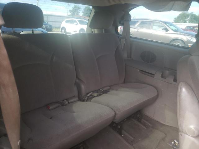 Photo 9 from auction – 2002 CHRYSLER TOWN & COU with VIN 2C8GP74L72R679540