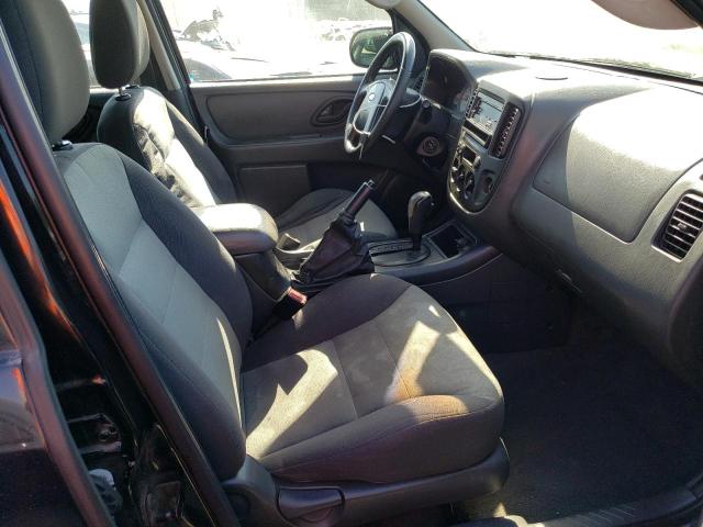 Photo 5 from auction – 2005 FORD ESCAPE XLS with VIN 1FMYU02Z85KD64421