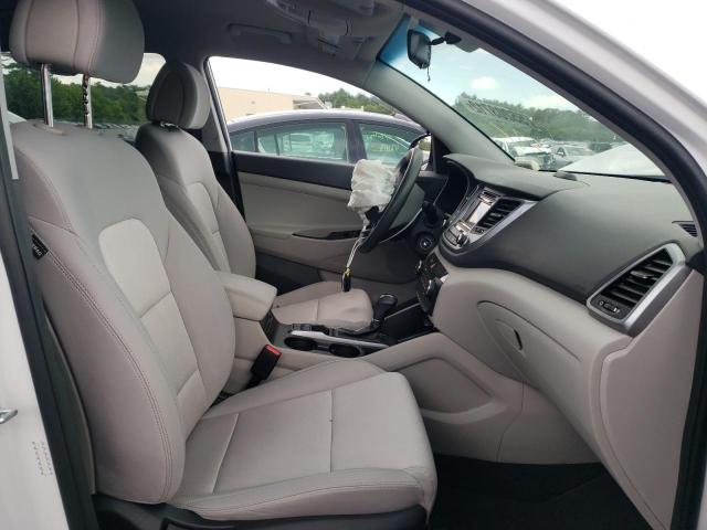 Photo 5 from auction – 2018 HYUNDAI TUCSON SE with VIN KM8J2CA41JU659857