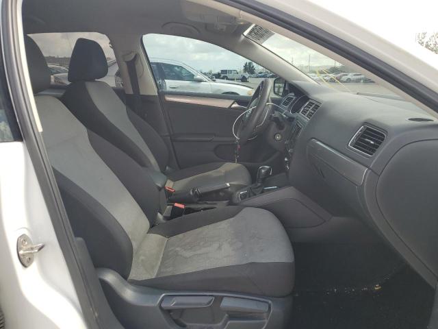 Photo 5 from auction – 2017 VOLKSWAGEN JETTA S with VIN 3VW2B7AJ0HM305250