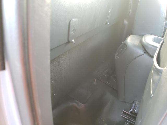 Photo 6 from auction – 2000 CHEVROLET SILVERADO with VIN 1GCEC14W9YZ282812
