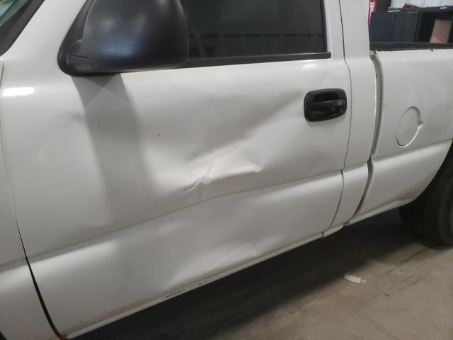 Photo 10 from auction – 2005 CHEVROLET SILVERADO with VIN 1GCEK14V35Z102925