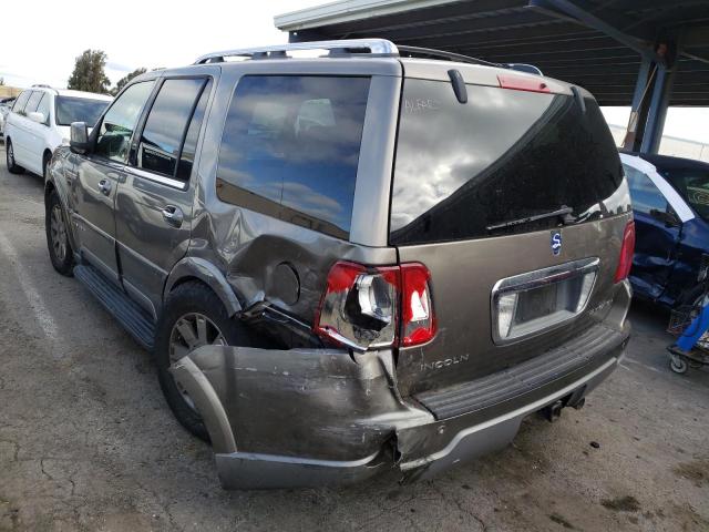 Photo 3 from auction – 2004 LINCOLN NAVIGATOR with VIN 5LMFU28R84LJ43983