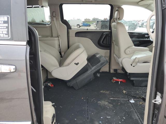 Photo 6 from auction – 2016 CHRYSLER TOWN & COU with VIN 2C4RC1CG3GR174822