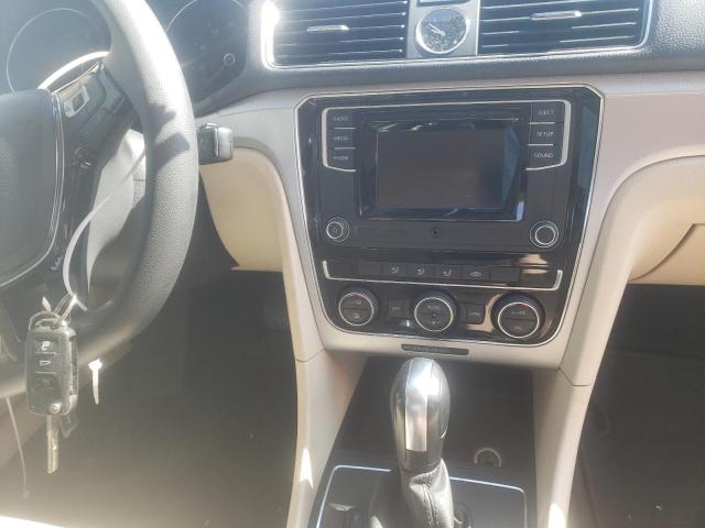Photo 9 from auction – 2017 VOLKSWAGEN PASSAT with VIN 1VWAT7A31HC002344