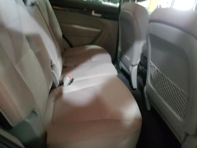 Photo 6 from auction – 2015 KIA SORENTO LX with VIN 5XYKTDA76FG596642