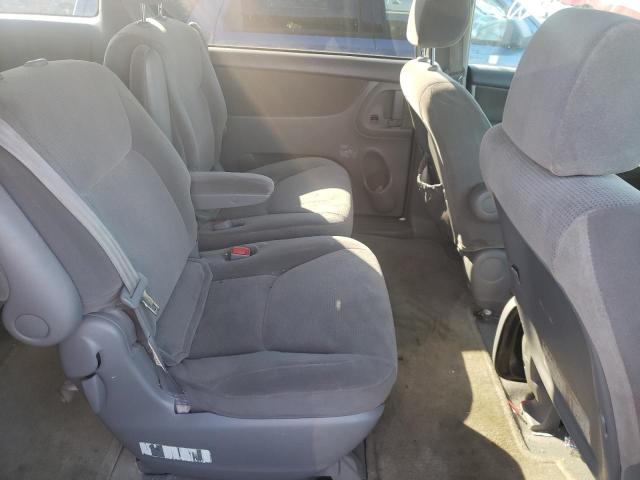 Photo 6 from auction – 2004 TOYOTA SIENNA LE with VIN 5TDBA23C34S008412