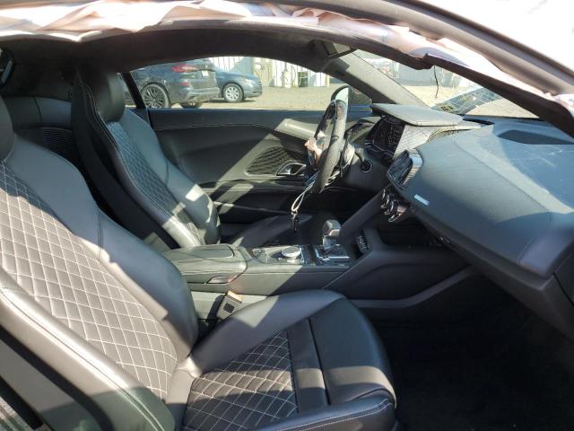 Photo 5 from auction – 2018 AUDI R8 5.2 PLU with VIN WUAKBAFX0J7900518