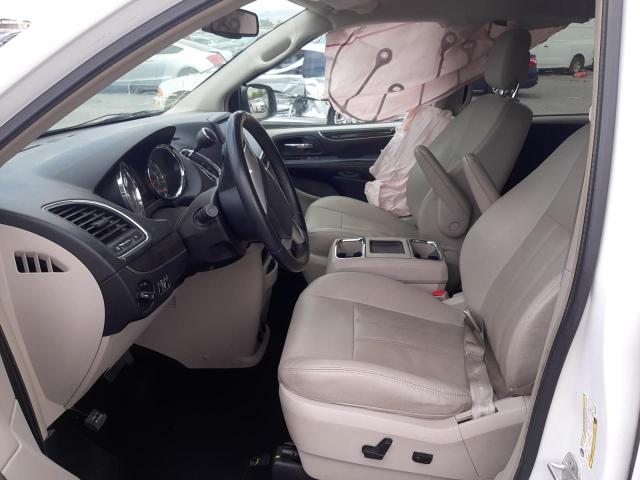 Photo 5 from auction – 2016 CHRYSLER TOWN & COU with VIN 2C4RC1BG9GR295405