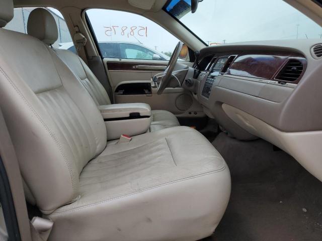 Photo 5 from auction – 2004 LINCOLN TOWN CAR E with VIN 1LNHM81WX4Y632791
