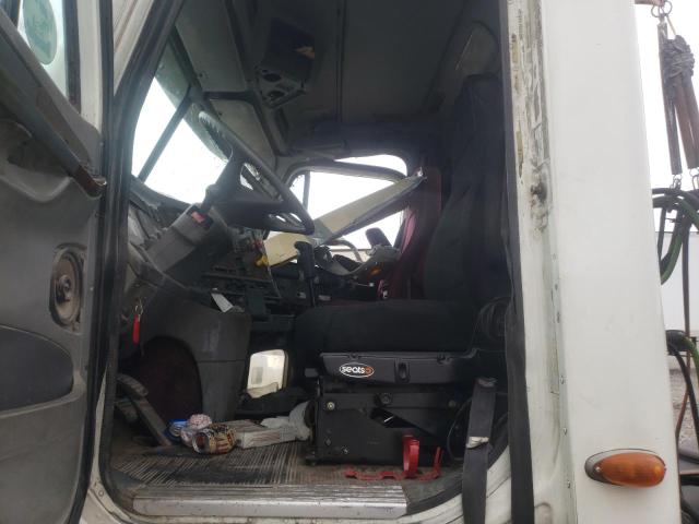 Photo 5 from auction – 2002 FREIGHTLINER CONVENTION with VIN 1FUJA9A802LJ08574