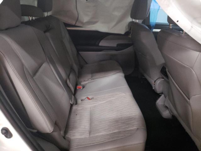 Photo 6 from auction – 2015 TOYOTA HIGHLANDER with VIN 5TDBKRFH1FS095775