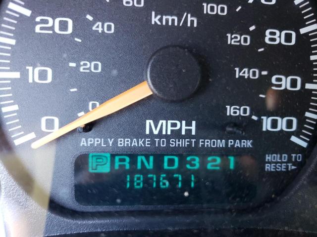 Photo 8 from auction – 2002 CHEVROLET SUBURBAN K with VIN 3GNFK16Z92G358817
