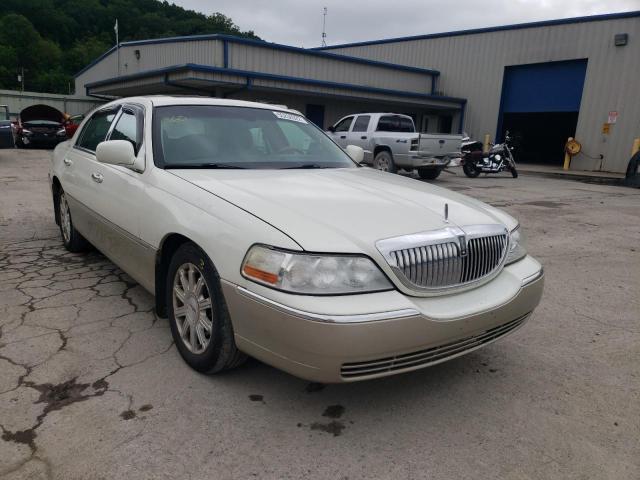Photo 1 from auction – 2004 LINCOLN TOWN CAR with VIN 1LNHM83W84Y652597
